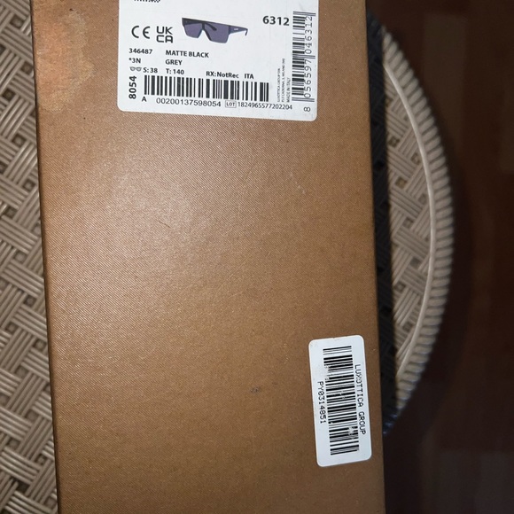 BURBERRY SUN GLASSES BLACK - Picture 2 of 9